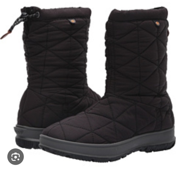 Bogs Black Quilted Winter Boots - Picture 1 of 8